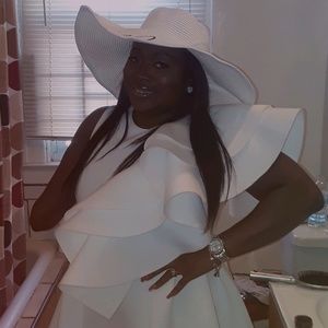 Meet your Posher, Latonia